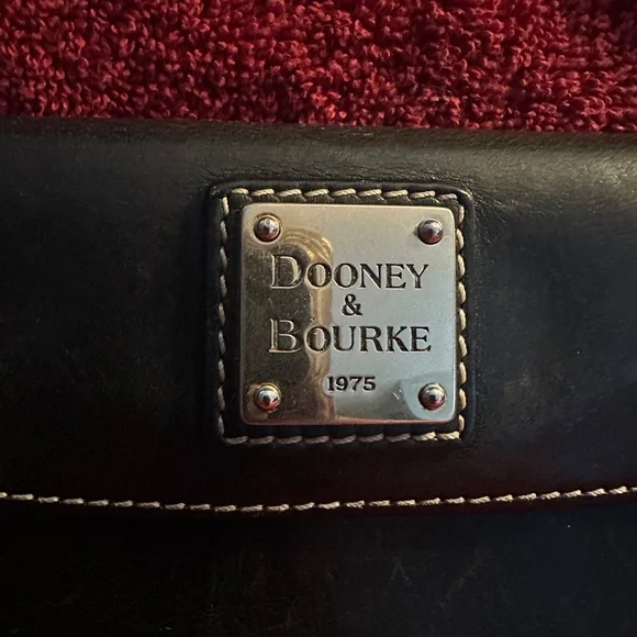 Dooney & Bourke - NWOT - Black Leather Accessory - Picture 2 of 10